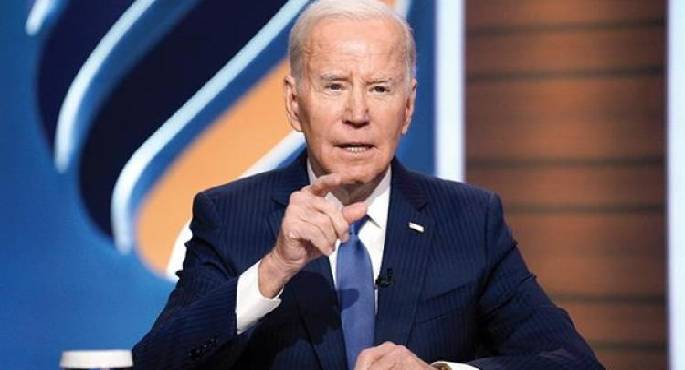 بايدن يعلن “واشنطن”منطقة منكوبة ويأمر بمساعدة فيدرالية لمواجهة آثار الفيضانات