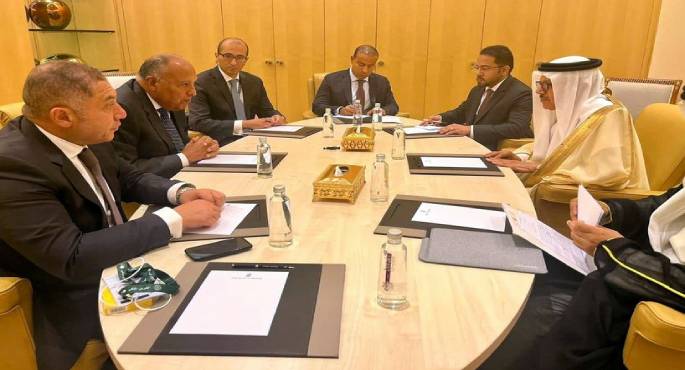 وزير الخارجية ونظيره البحريني يؤكدان الاعتزاز بالعلاقات الأخوية بين البلدين
