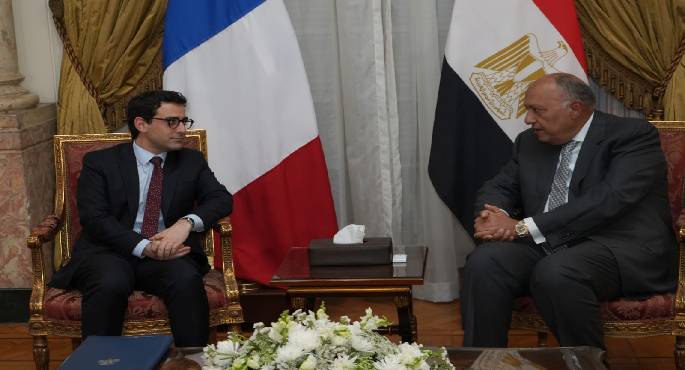 شكري ونظيره الفرنسي يؤكدان رفضهما لأية إجراءات تهدف تهجير الفلسطينيين
