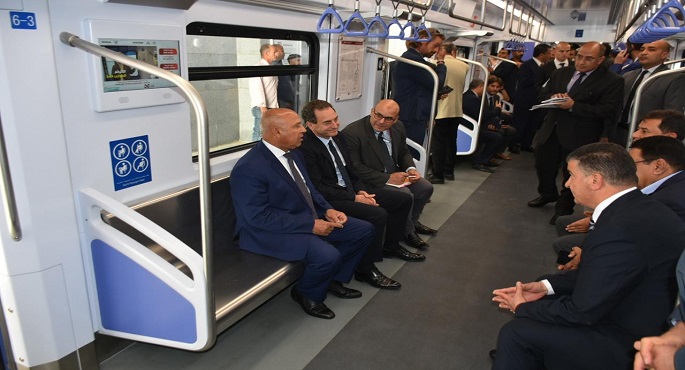 بالصور.. وزير النقل والسفير الفرنسي يستقلان القطار الكهربائي الخفيف LRT والخط الثالث للمترو لاطمئنان على جاهزية محطات الخط الثالث