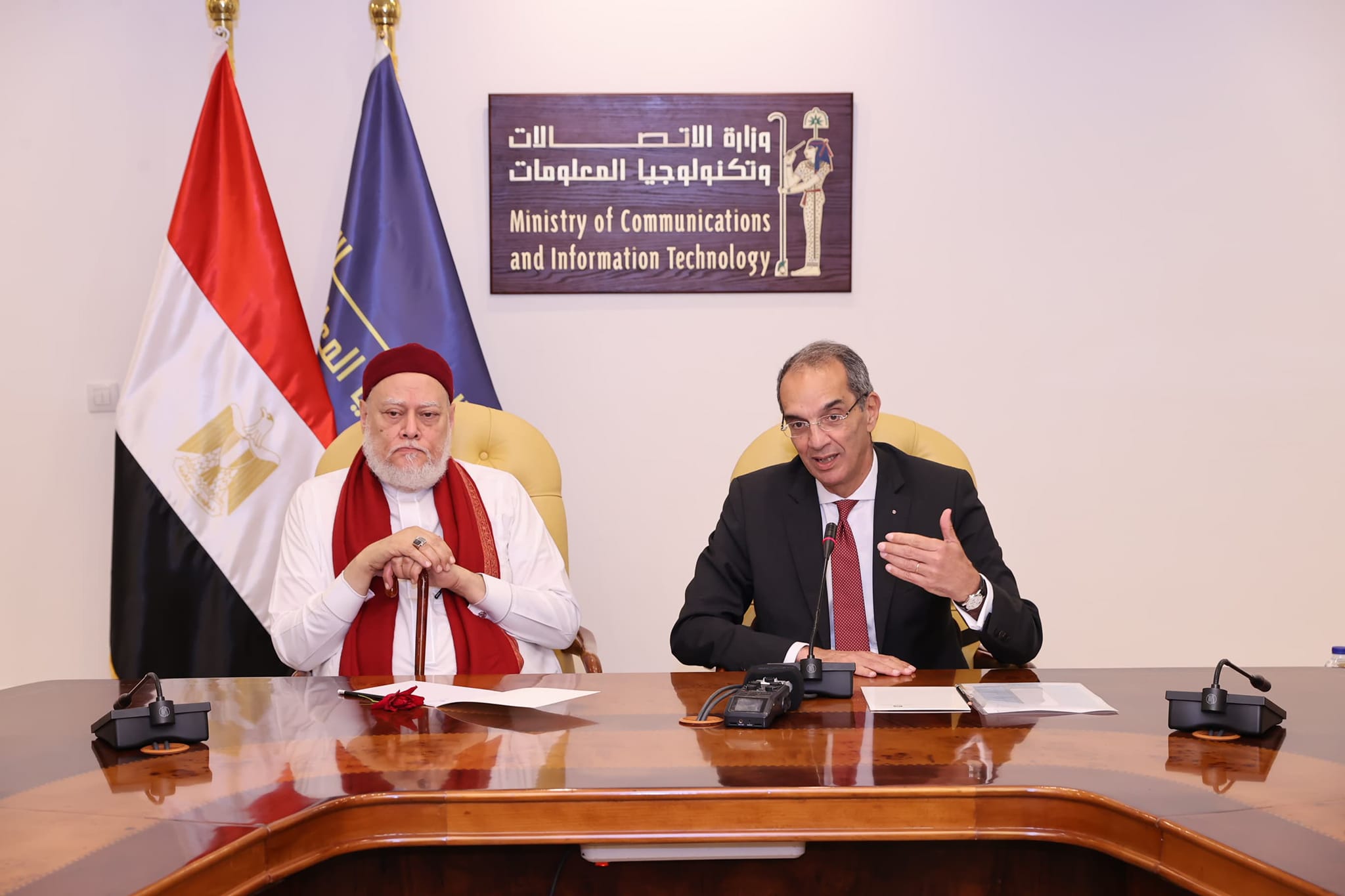 بالصور.. وزير الاتصالات وعلى جمعة يشهدان توقيع مذكرة تفاهم بين وزارة الاتصالات وتكنولوجيا المعلومات ومؤسسة مصر الخير