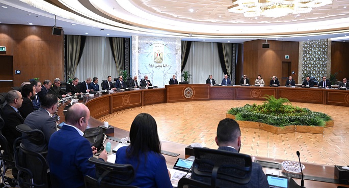 رئيس الوزراء يتابع موقف الأعمال بالمتحف المصري الكبير وتطوير المنطقة المحيطة به واستعدادات الافتتاح