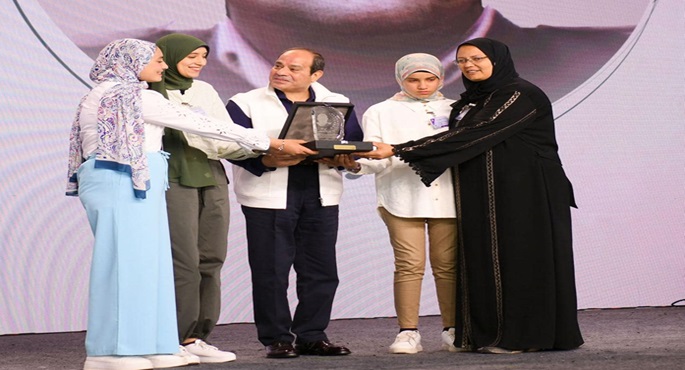 بالفيديو والصور .. الرئيس السيسي يكرم أسر وأبناء الشهداء في احتفالية عيد الفطر