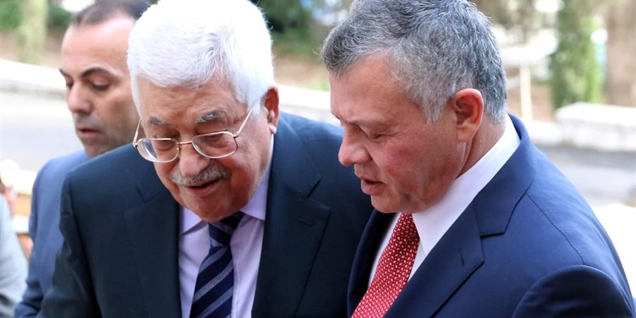 العاهل الأردني والرئيس الفلسطيني يبحثان هاتفيا تطورات الأوضاع في غزة