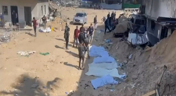 السلطات الفلسطينية تدعو لتحقيق بشأن مقابر جماعية في مستشفيين بغزة
