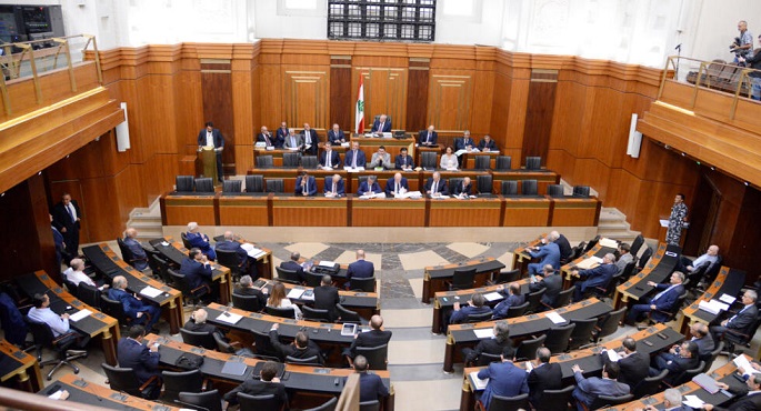 البرلمان اللبنانى يؤجل الانتخابات البلدية لمدة عام