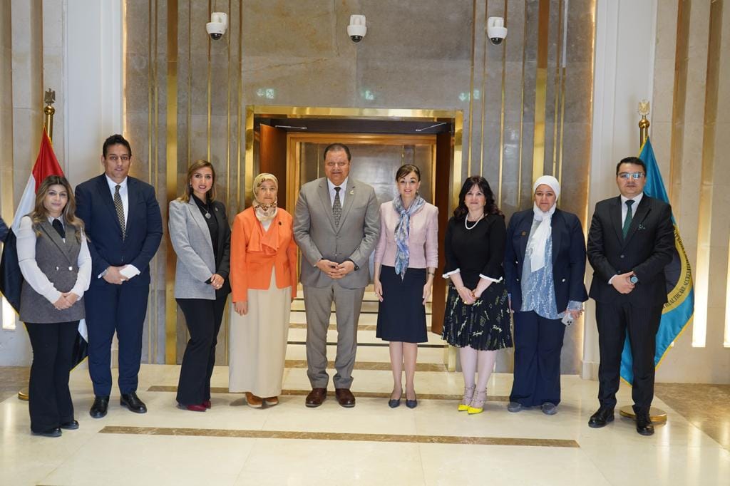 رئيس الرقابة الصحية يبحث مع سفيرة رومانيا فرص التعاون المشترك في مجال جودة الخدمات الصحية