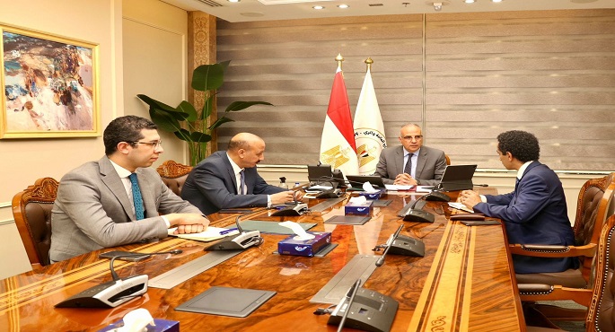 بالصور .. وزير الري: إنشاء 50 بحيرة للحماية من السيول وحصاد مياه الأمطار بسيناء