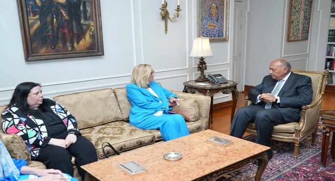 وزير الخارجية وكبيرة منسقي الأمم المتحدة يؤكدان حتمية تكثيف حجم المساعدات في غزة