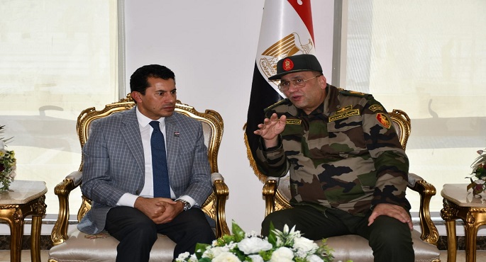 بالصور.. وزير الرياضة ومدير إدارة المدرعات يتفقدان نادى الفروسية بمدينة مصر الدولية للألعاب الأوليمبية