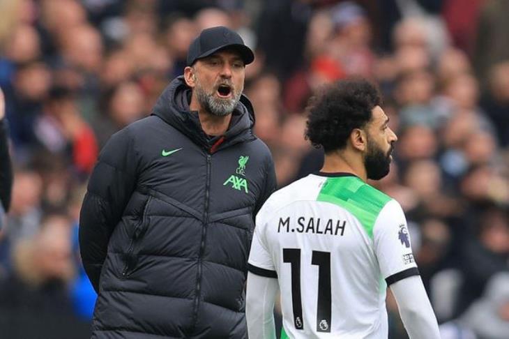 “كلوب” عن مشادته مع “صلاح”: تحدثنا في غرفة الملابس وانتهى الأمر
