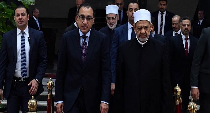 بالصور .. شيخ الأزهر يستقبل رئيس الوزراء لمتابعة الموقف التنفيذي لمشروع مدينة البعوث الإسلامية بالقاهرة الجديدة