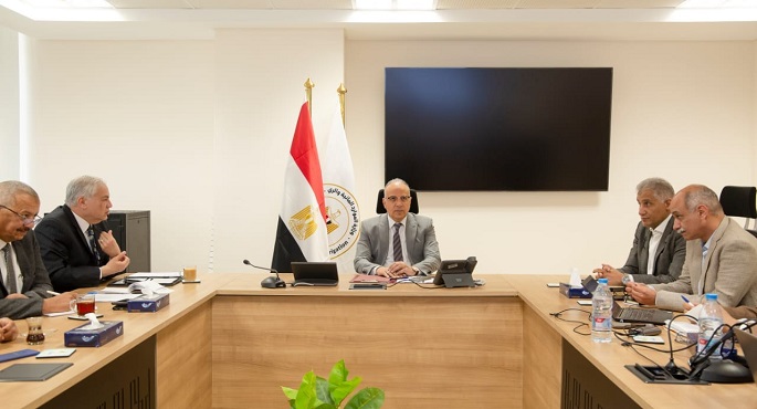 بالصور.. وزير الري يؤكد أهمية الإطار القانوني والمؤسسي للإدارة المتكاملة للمناطق الساحلية”