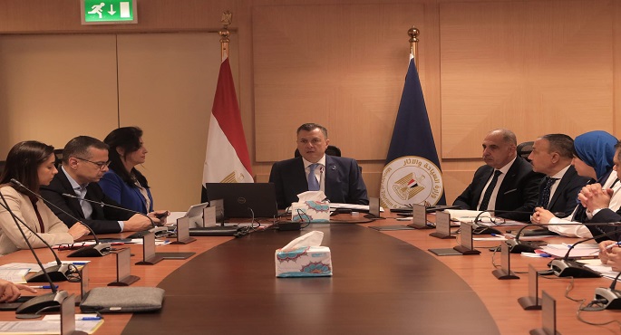 وزير السياحة يعقد الاجتماع الدوري الموسع الخاص بمناقشة سبل تطوير منتج السياحة النيلية في مصر