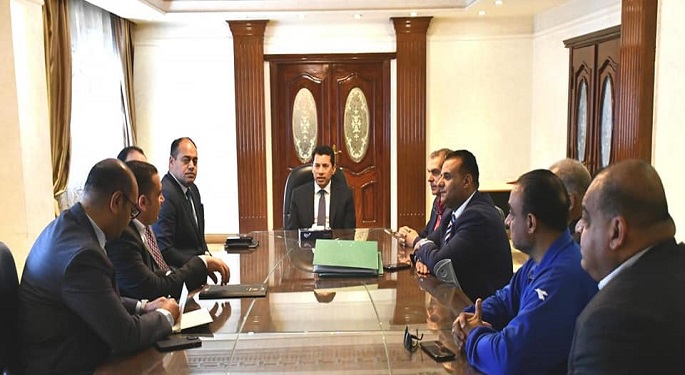 وزير الرياضة يبحث مع اتحاد الطائرة مستجدات المشاركة بدورة الألعاب البارالمبية