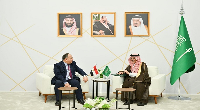 وزير المالية يبحث مع نظيره السعودي تبادل الخبرات في السياسات المالية لتعزيز فرص التعاون الاقتصادي