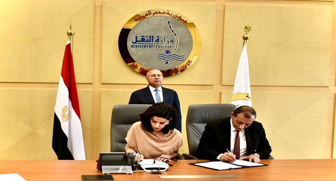 بالصور .. وزير النقل يشهد توقيع مذكرة تفاهم بشأن تشغيل ميناء برنيس البحري مع شركة برنيس الإقليمي لأنشطة الموانئ