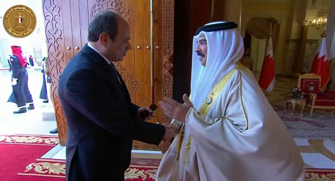 الرئيس السيسي يصل إلى مقر انعقاد قمة البحرين العربية فى المنامة