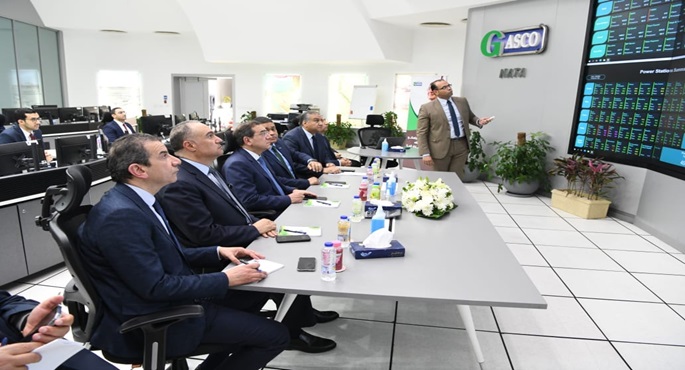 بالصور.. وزير البترول يتابع الموقف التشغيلي للشبكة القومية للغازات الطبيعية ” ناتا “