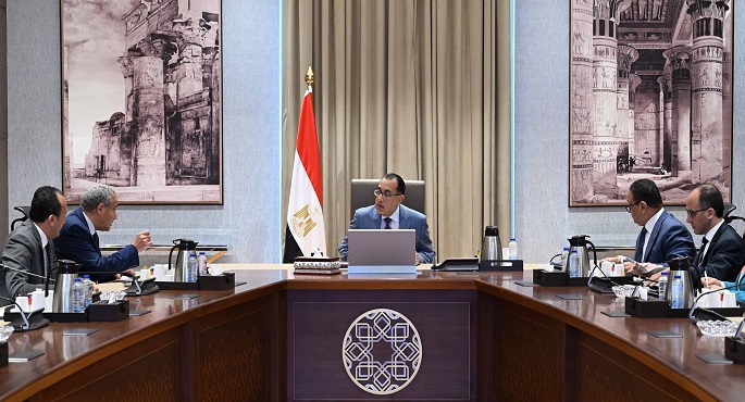 بالصور.. رئيس الوزراء يٌتابع موقف توافُر السلع في الأسواق والأرصدة الاستراتيجية منها