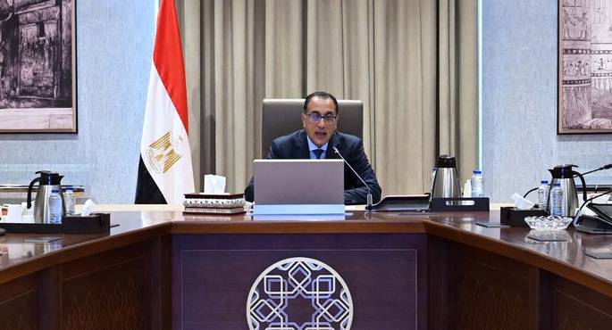 رئيس الوزراء يُتابع إجراءات وضع سقف للاستثمارات العامة