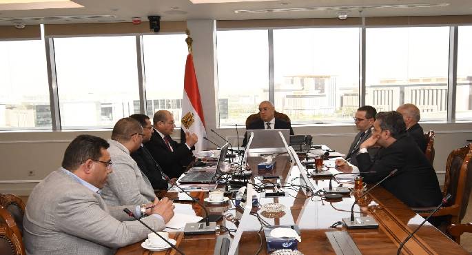 بالصور.. وزير الإسكان يتابع سير العمل بهيئة المجتمعات العمرانية وأجهزة المدن الجديدة