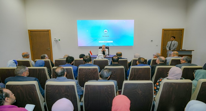 وزيرة البيئة تجتمع بالعاملين بجهاز تنظيم إدارة المخلفات لمناقشة أطر تعزيز ملفات العمل بكافة أنواع المخلفات