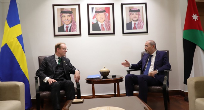 وزيرا خارجية الأردن والسويد يشددان على ضرورة وقف الحرب على غزة وإيصال المساعدات