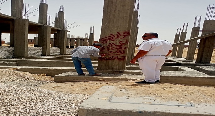 بالصور .. وزير الإسكان يُصدر قراراً بإزالة مخالفات بناء بالساحل الشمالي