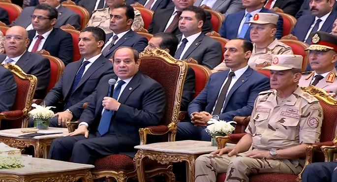 بالفيديو.. الرئيس السيسي: الدولة تعمل على زيادة الإنتاج من المشروعات الزراعية