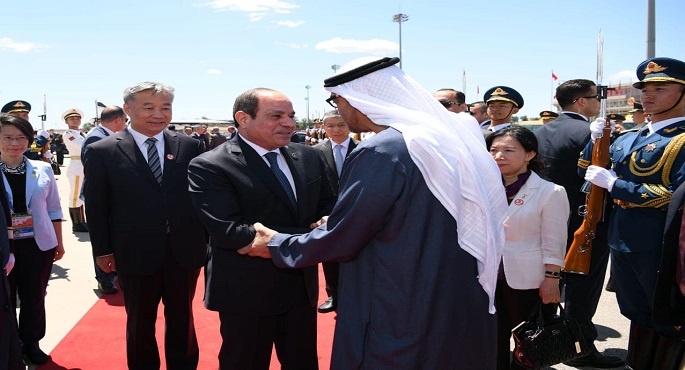 لقاء أخوي بين الرئيس السيسي والشيخ محمد بن زايد على هامش منتدى التعاون العربي الصيني ببكين