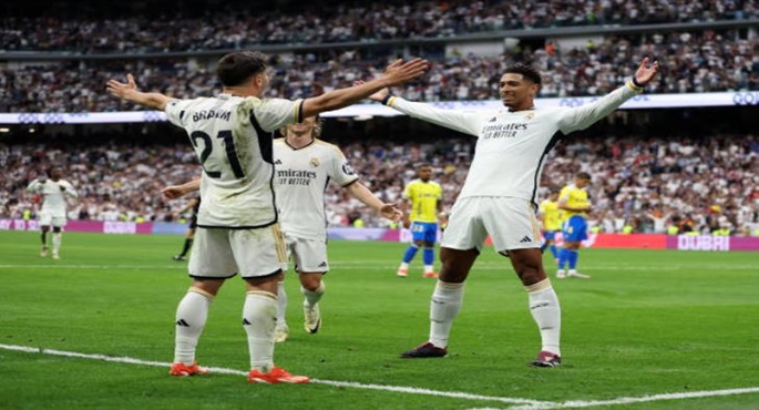 ريال مدريد يقترب من حسم الدوري الإسباني بفوزه بثلاثية نظيفة على قادش