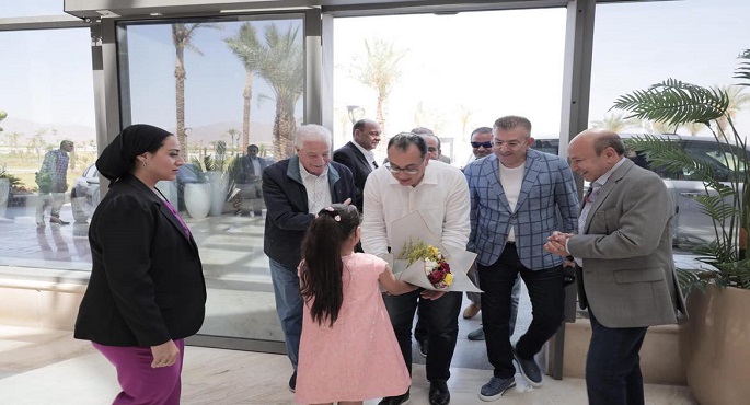 بالصور ..رئيس الوزراء يبدأ جولة تفقدية لعدد من المشروعات التنموية والخدمية بشرم الشيخ