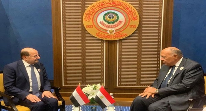 بالصور.. وزير الخارجية يعقد لقاء ثنائياً مع نظيره اليمني بالمنامة