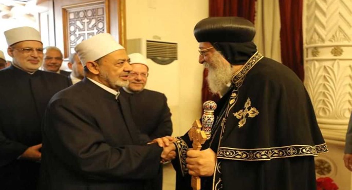 بالصور.. شيخ الأزهر يهنئ البابا تواضروس والإخوة المسيحيين بمناسبة عيد القيامة