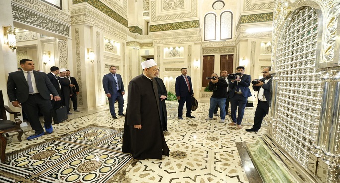 بالصور.. شيخ الأزهر يزور مسجد السيدة زينب بعد الانتهاء من عمليات التجديد