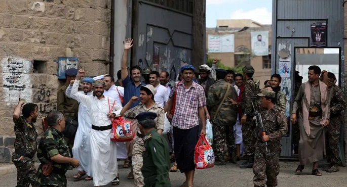 الصليب الأحمر يعلن الإفراج عن 113 محتجزاً في صنعاء