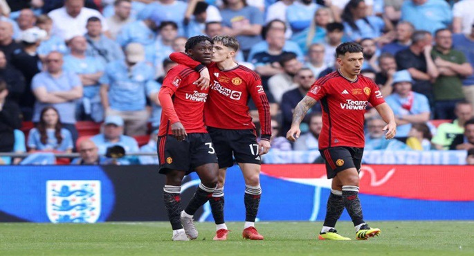 صدام نارى بين مانشستر يونايتد وليفربول فى غياب محمد صلاح بالدورى الإنجليزى