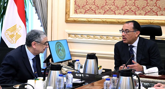 رئيس الوزراء يتابع مع وزير الكهرباء موقف المشروعات الجاري تنفيذها وعددا من ملفات عمل الوزارة