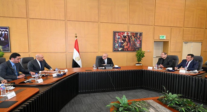 بالصور.. وزير الإسكان يترأس اجتماع اللجنة المختصة بوضع خطة عاجلة لتعظيم دور الهيئة العامة للتنمية السياحية