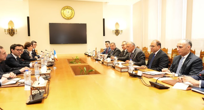 بالصور.. وزير الخارجية يعقد جلسة مباحثات مع نظيره الفرنسي حول الأزمة في غزة
