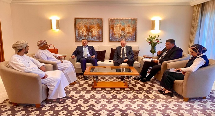 بالصور.. وزير السياحة يعقد عدد من اللقاءات بسلطنة عمان لتعزيز التعاون في مجال السياحة