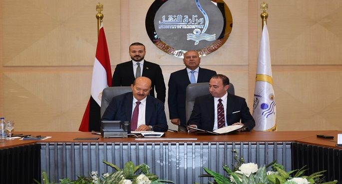 بالصور.. وزير النقل يشهد توقيع مذكرة تفاهم لانشاء أول مشروع من نوعه فى مصر لتخريد السفن بميناء دمياط