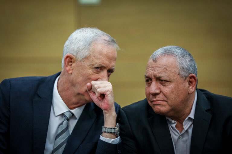 بعد جانتس وآيزنكوت.. وزير إسرائيلي ثالث يعلن استقالته من حكومة الاحتلال