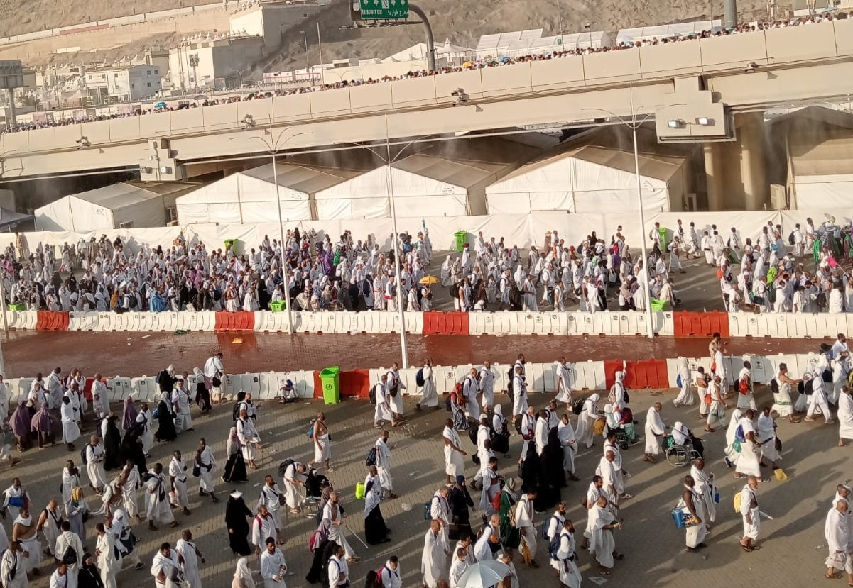 حجاج الجمعيات الأهلية يواصلون أداء المناسك .. والبعثة توفر كافة الخدمات بمشعر منى