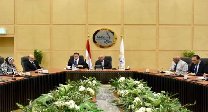 وزير النقل يعقد جلسة مباحثات هامة مع وزير الاقتصاد الوطني بالمجر
