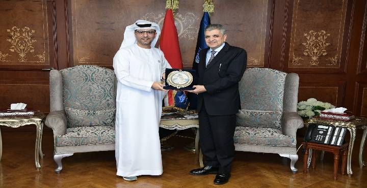 بالصور.. الفريق أسامة ربيع يبحث مع العضو المنتدب لمجموعة موانئ أبو ظبي سبل التعاون المشترك