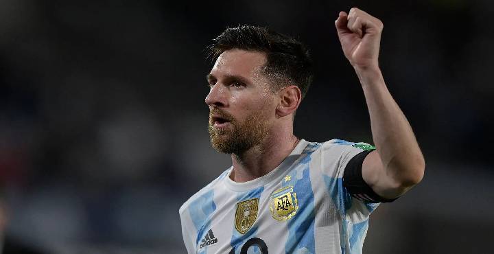 الأرجنتين تفوز على كندا 2-0 في افتتاح بطولة كوبا أمريكا.. وميسي يحقق رقما قياسيا