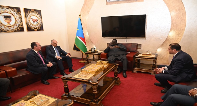 بالصور.. وزير الري يلتقي مستشار رئيس جمهورية جنوب السودان للشئون الأمنية