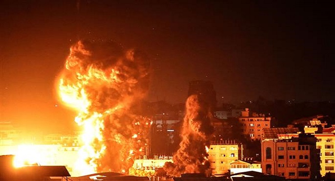 الاحتلال الإسرائيلي يقصف عدة مناطق جنوب غرب مدينة غزة